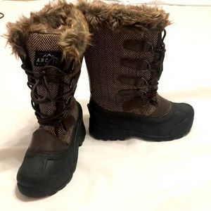 Arctic Barrier Faux Fur Lace Up Snow Winter Boots Women’s Size 6